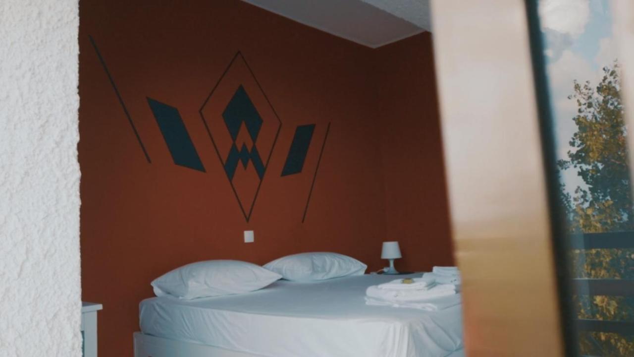 The Bongos - Socially Conscious Rooms, Part Of The Room Rate Goes To Charity Platanés Extérieur photo