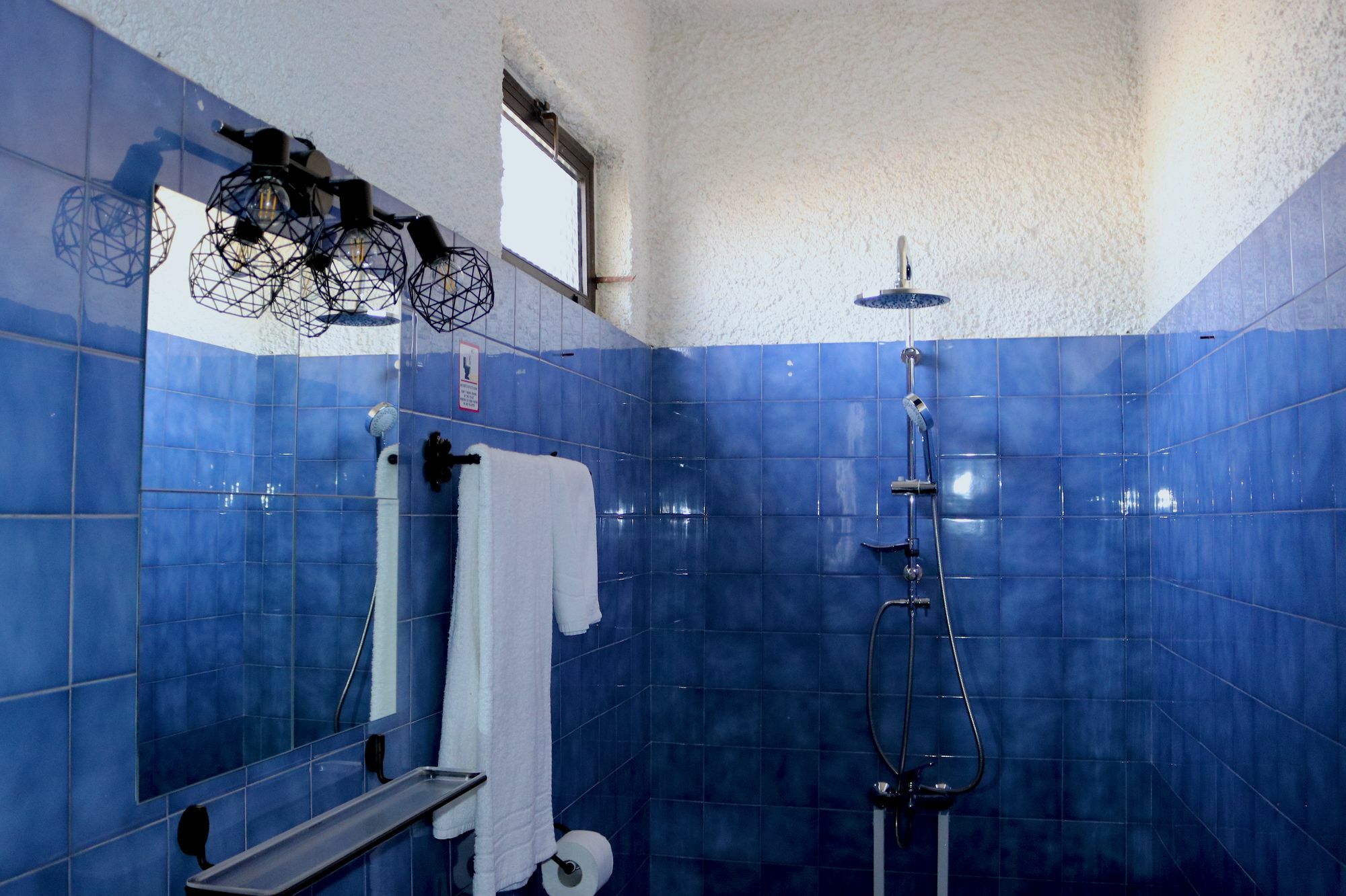 The Bongos - Socially Conscious Rooms, Part Of The Room Rate Goes To Charity Platanés Extérieur photo